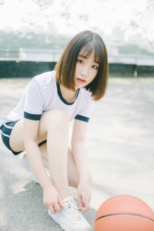 漂亮人妻被夫部长强了电影